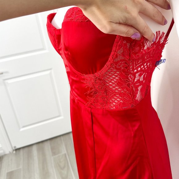 Alamour The Label Tonia Bustier Corset Lace Accent Slit Midi Dress in Red Size M - Picture 7 of 16
